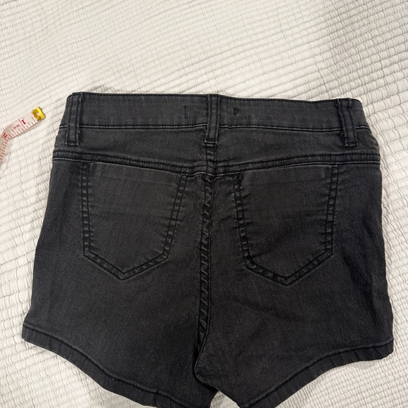 like new 00/23/24 brandy melville stretchy black denim shorts - Picture 2 of 4